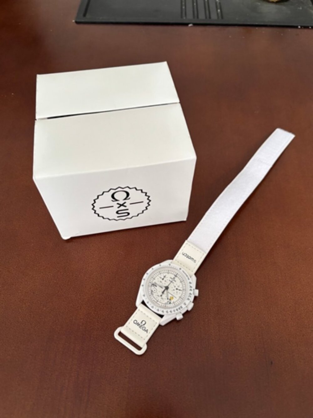🎨OMEGA 🎨 fashionable white battery watch - Picture 6 of 8